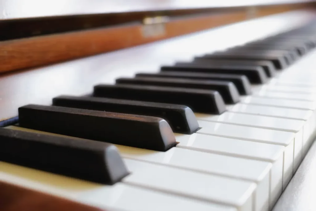 Principale Differenza tra Tastiera e Pianoforte